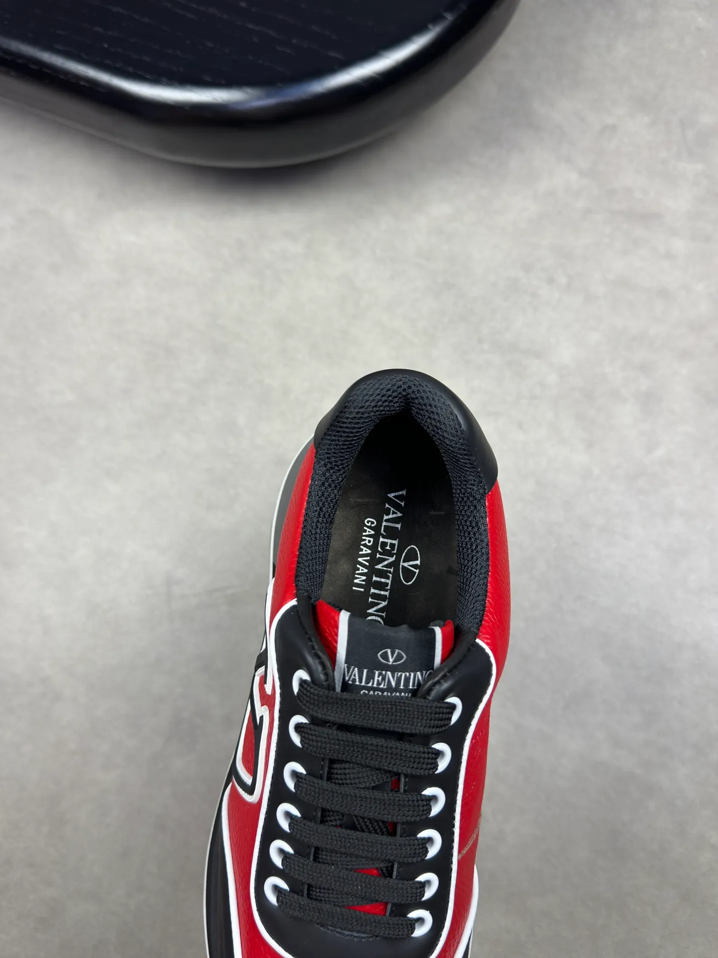 [VALENTINO] Valentino men's shoes 💰500💰 - High-end quality original order - Upper: 🔝 Nappa calf leather, tumbled calf leather, sewn brand plastic totem - Lining: brand mesh canvas, foot pad; water-dyed cow leather - Outsole: multi-color wear-resistant velvet·rubber; combined molded outsole -Super high quality control·Fine workmanship: highlighted (high-end·luxury·grade) -Size :38-44 (45 can be customized)·3300